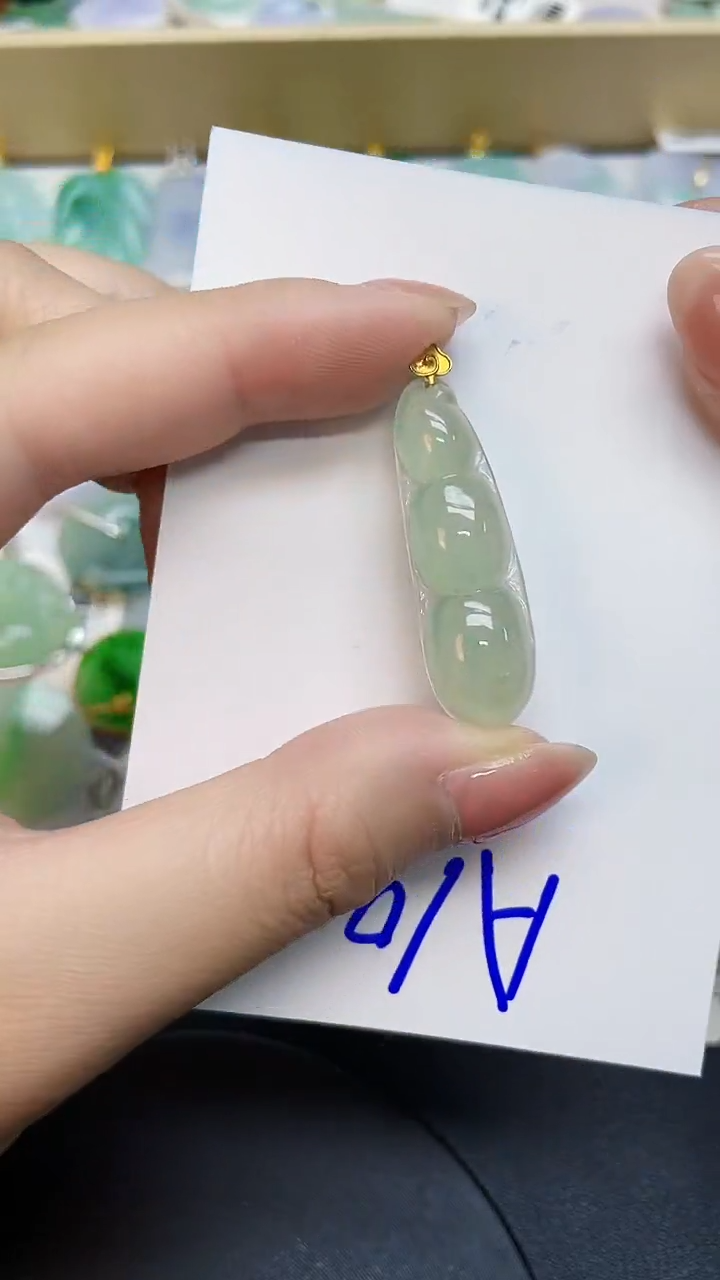 翡翠18K金镶嵌颈饰0000000000