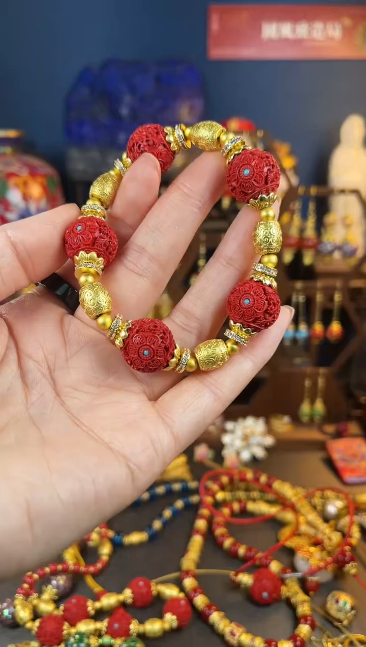 【闪购商品】红红满雕工设计师款手串