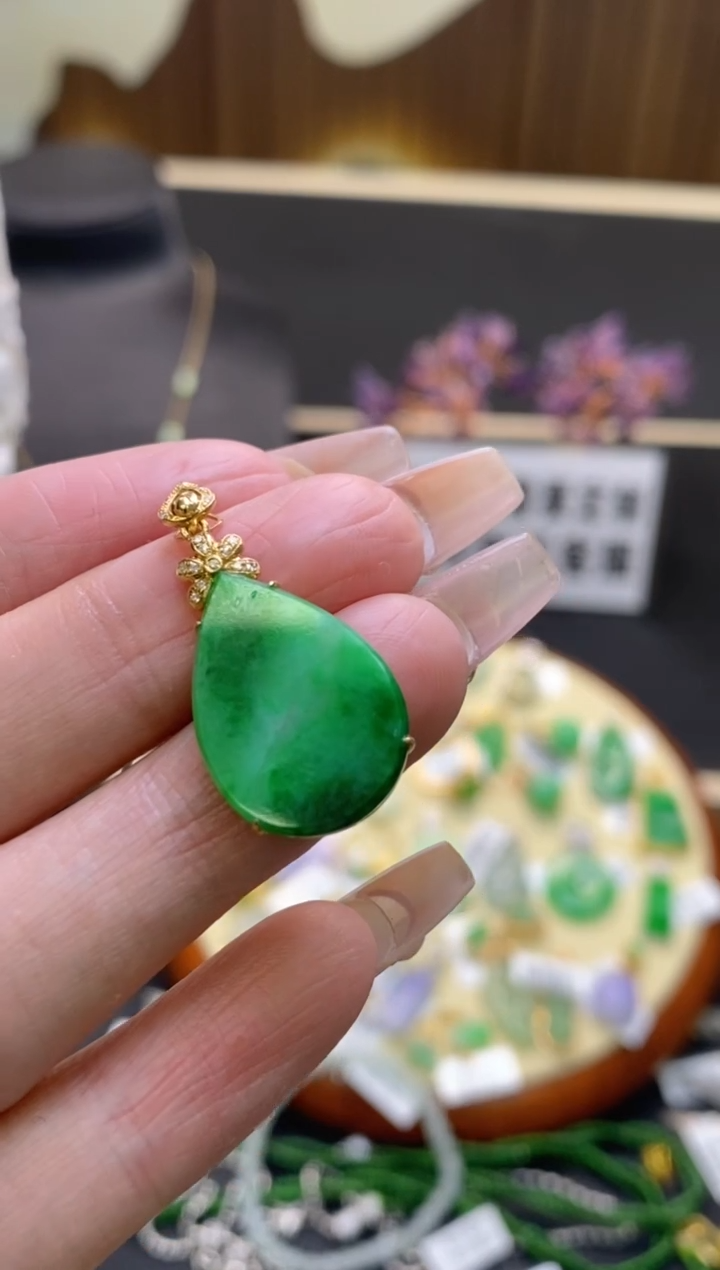 【闪购商品】翡翠颈饰18K金镶嵌净货15977