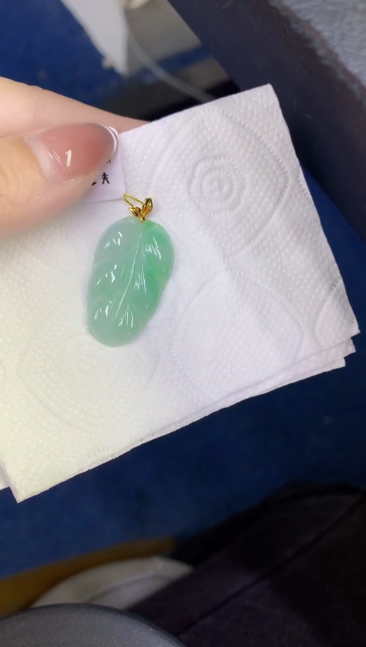 颈饰18K金镶嵌翡翠缅甸天然翡翠a货
