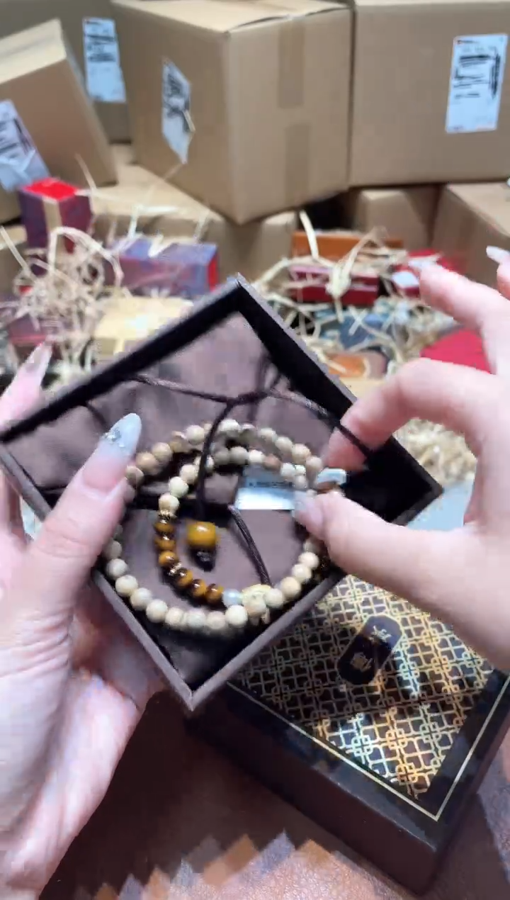 (无礼盒）仓库撤柜闪购链接（多样性发其一）￥