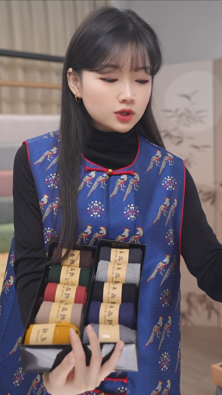 山羊毛罗**风精纺羊绒袜，男女各一盒