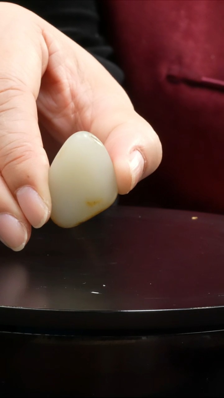 【闪购商品】和田玉吊坠(不含链)未镶嵌21.2克和田玉原石