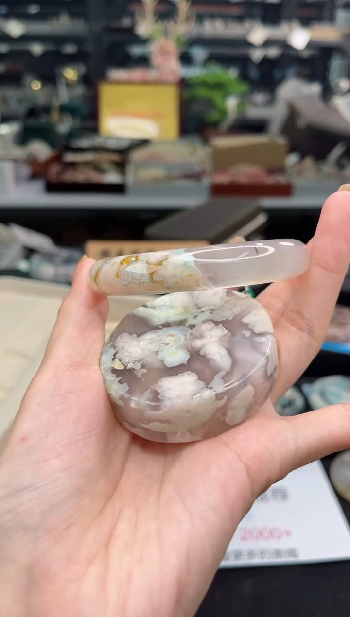 【闪购商品】石英质玉手镯未镶嵌59圈口（赠品镯心）677069