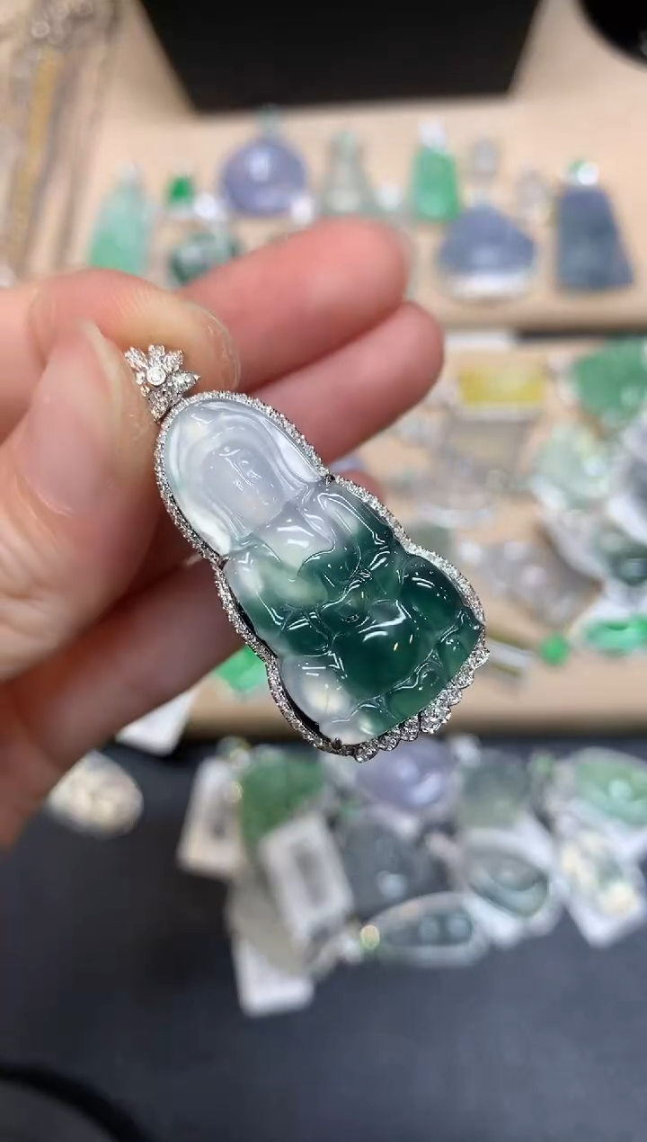 【闪购商品】翡翠颈饰18K金镶嵌观音【无服务费】