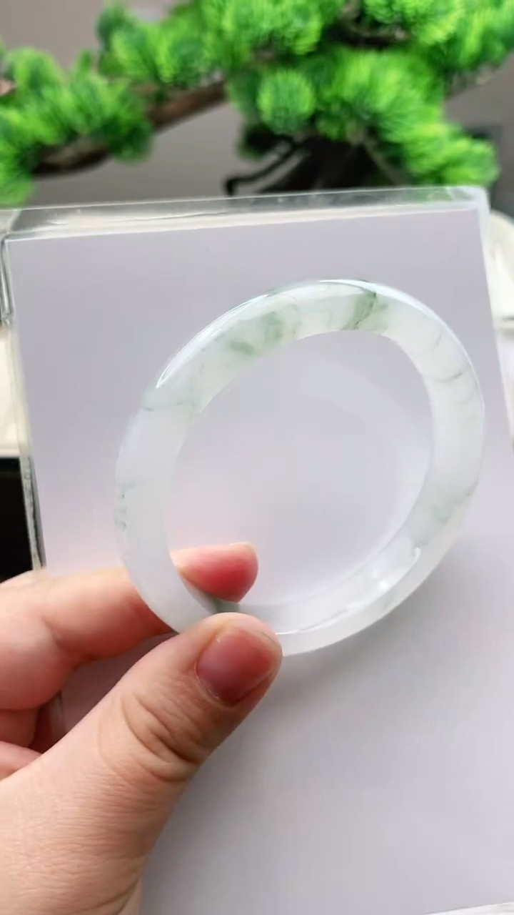 【闪购商品】石英质玉手镯未镶嵌59