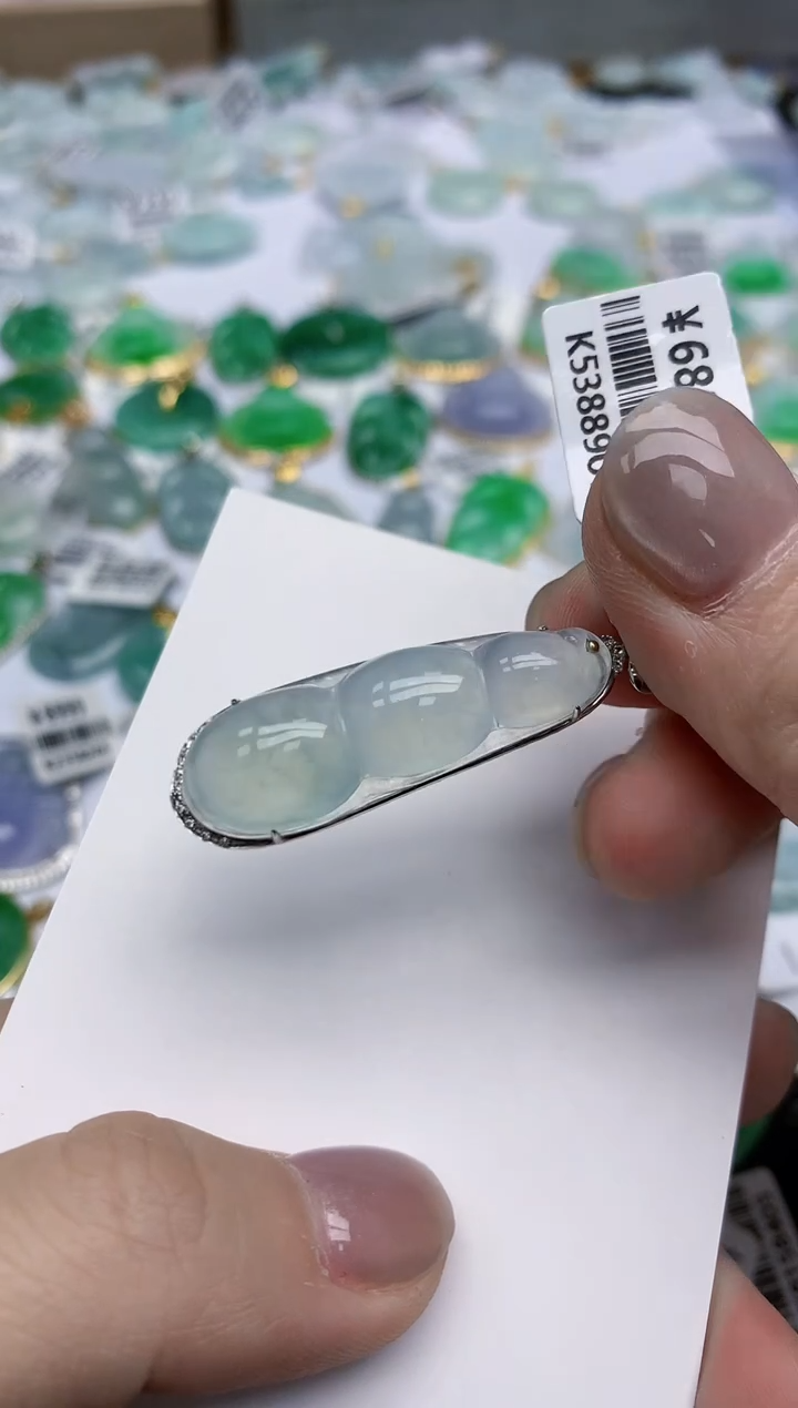 【闪购商品】翡翠颈饰18K金镶嵌天然翡翠A货