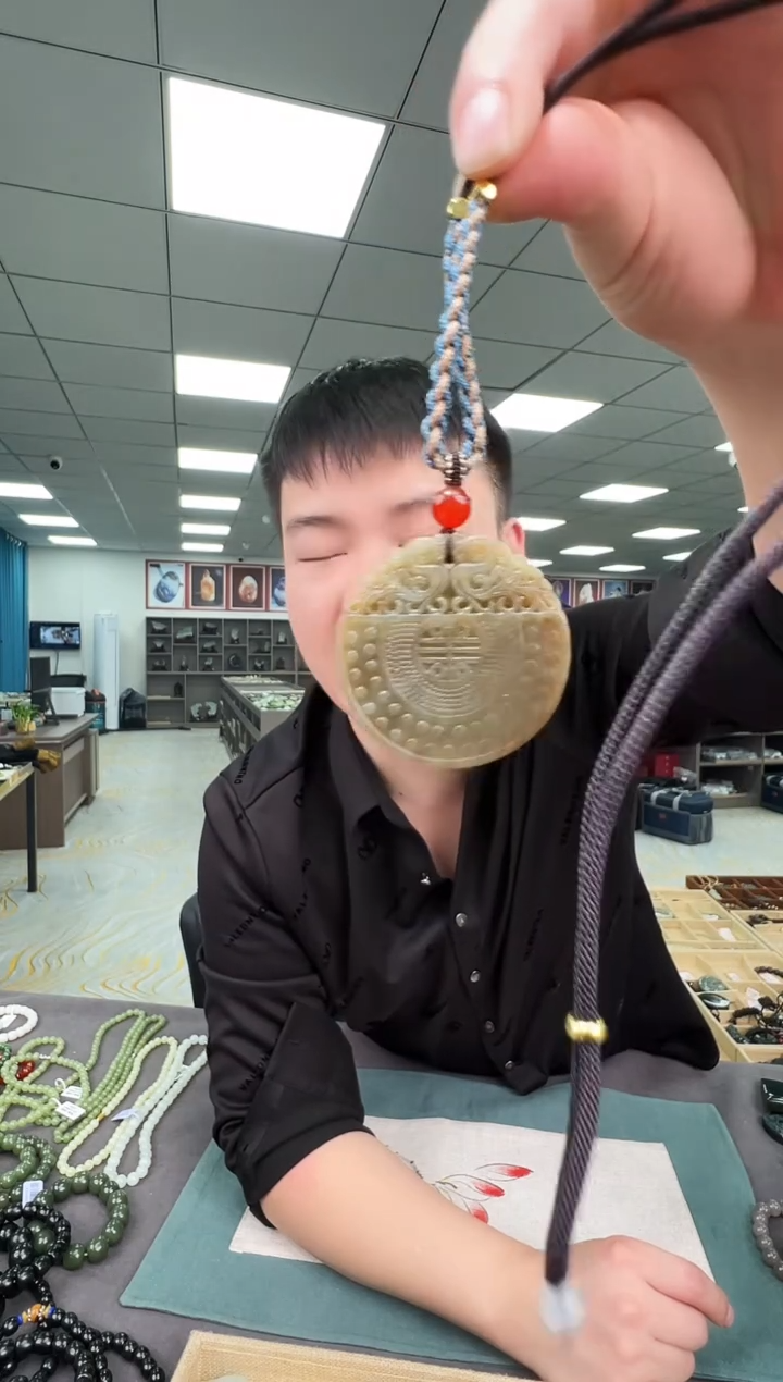 未镶嵌和田玉挂件b64