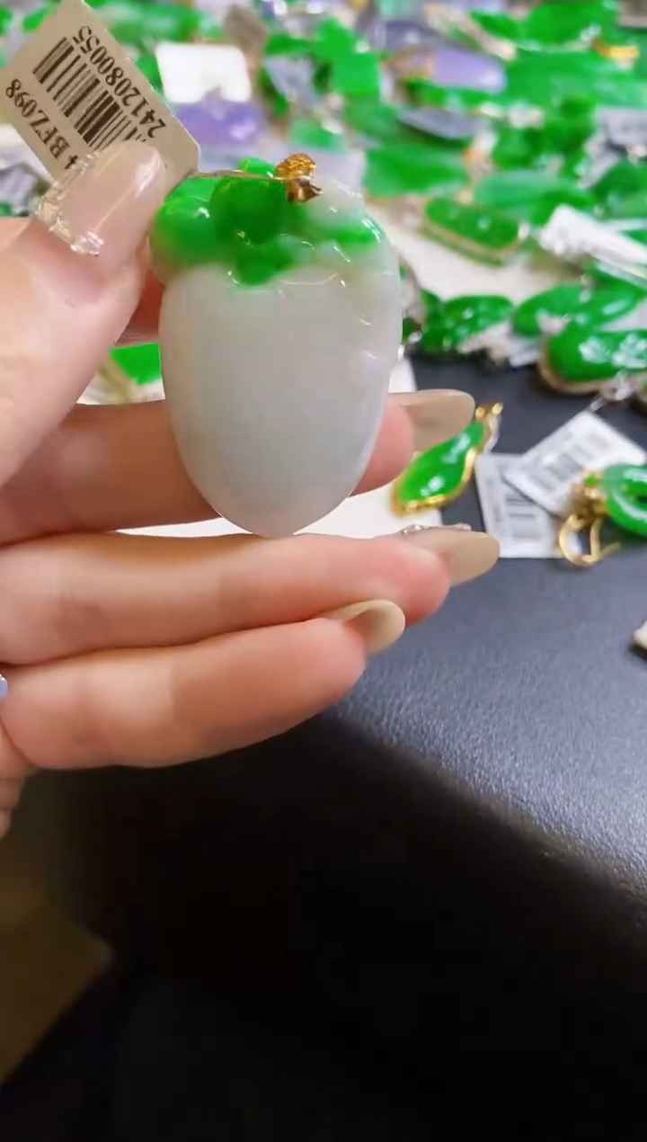 【闪购商品】翡翠颈饰18K金镶嵌d在