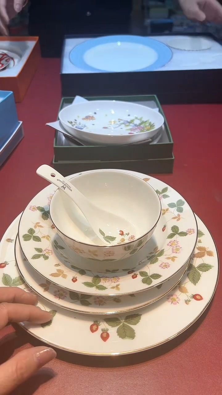 【闪购商品】瓷片锅碗瓢盆一件不剩