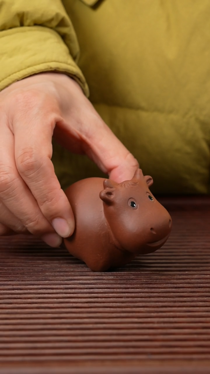 【闪购商品】紫砂茶宠紫泥小牛