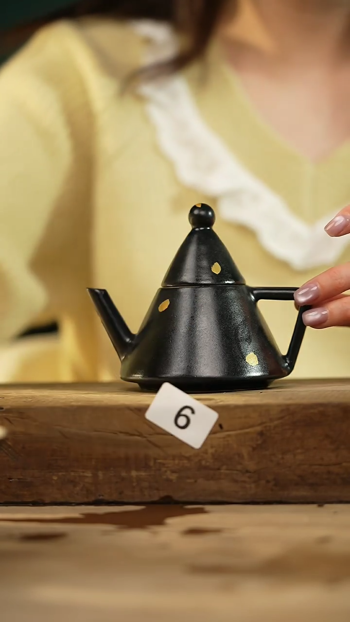【闪购商品】瓷片设计师手作款 落单小茶壶