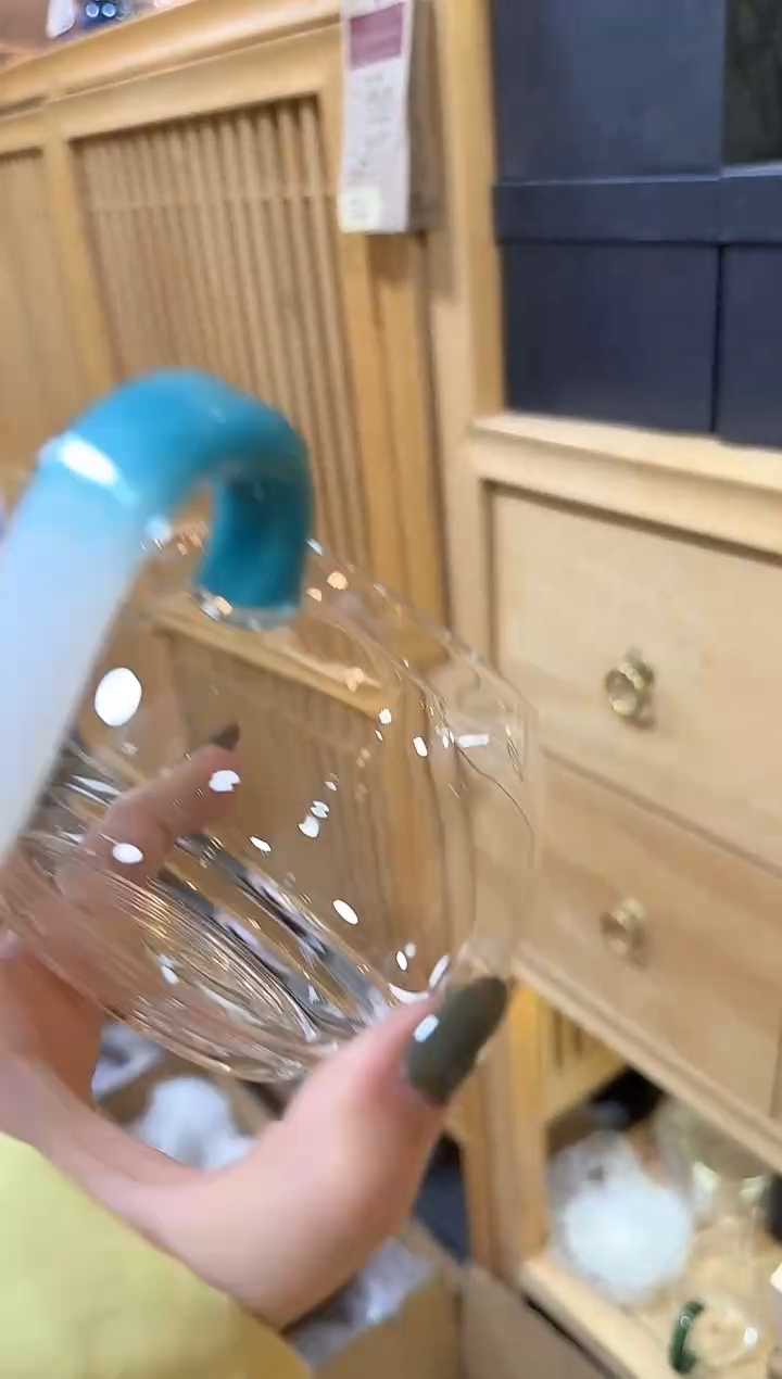 95蓝白淡然公道  