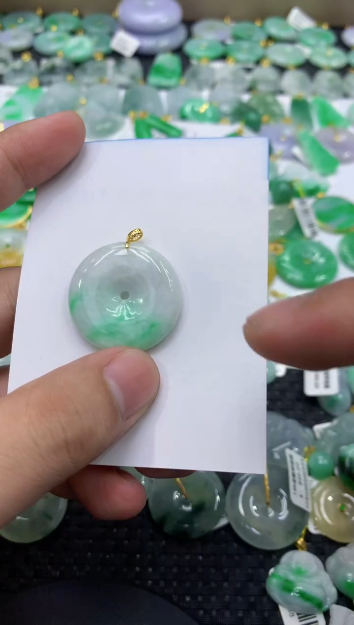 颈饰未镶嵌翡翠天然缅甸翡翠A货