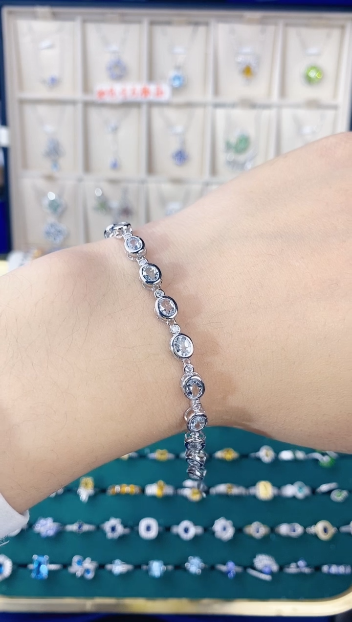 【闪购商品】海蓝宝石手链银S925镶嵌带证书