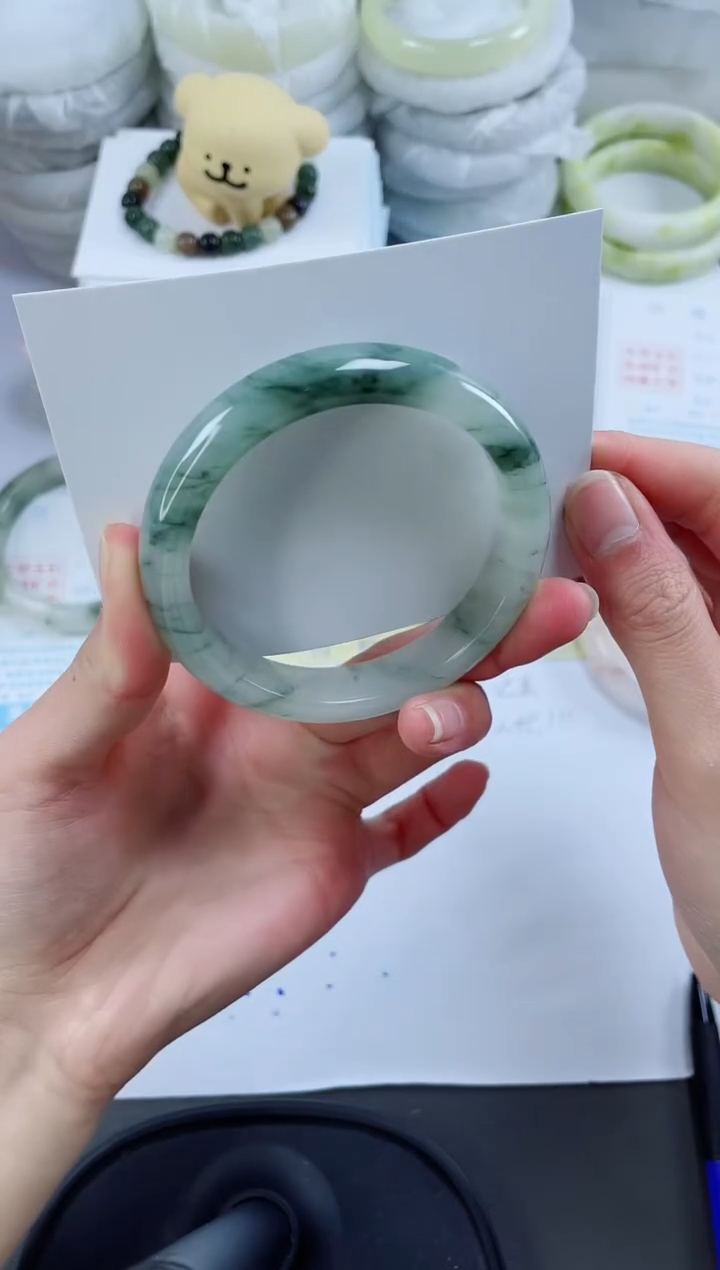 【闪购商品】石英质玉手镯未镶嵌258-57