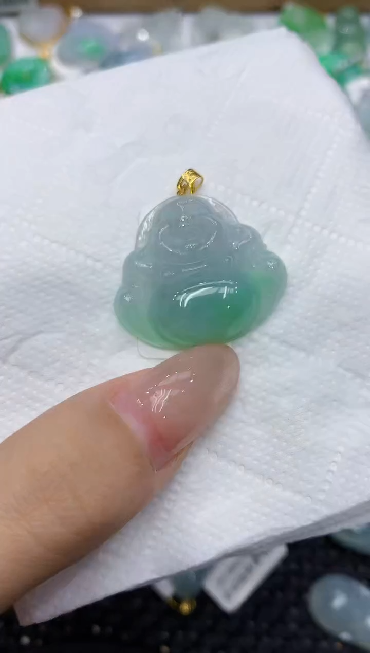 翡翠18K金镶嵌颈饰111111111111