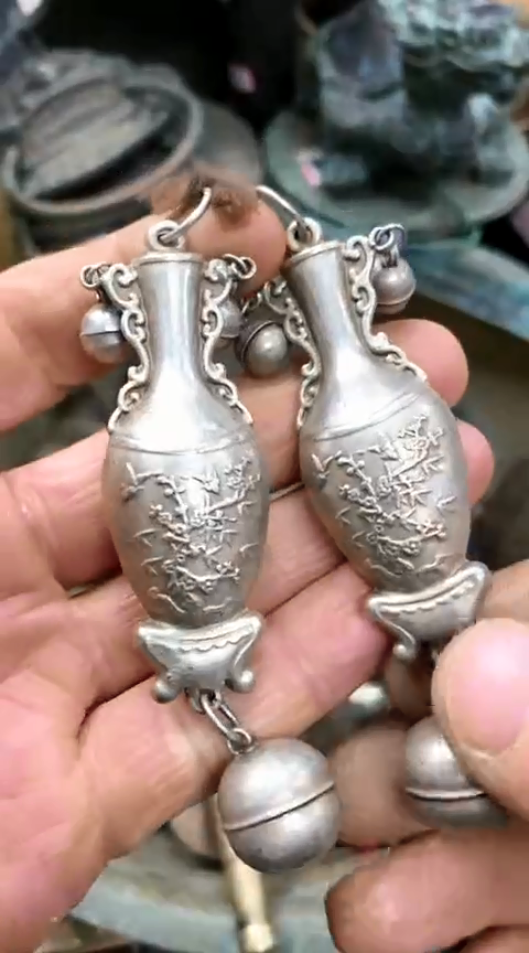 【闪购商品】一物一拍编号带铃花瓶