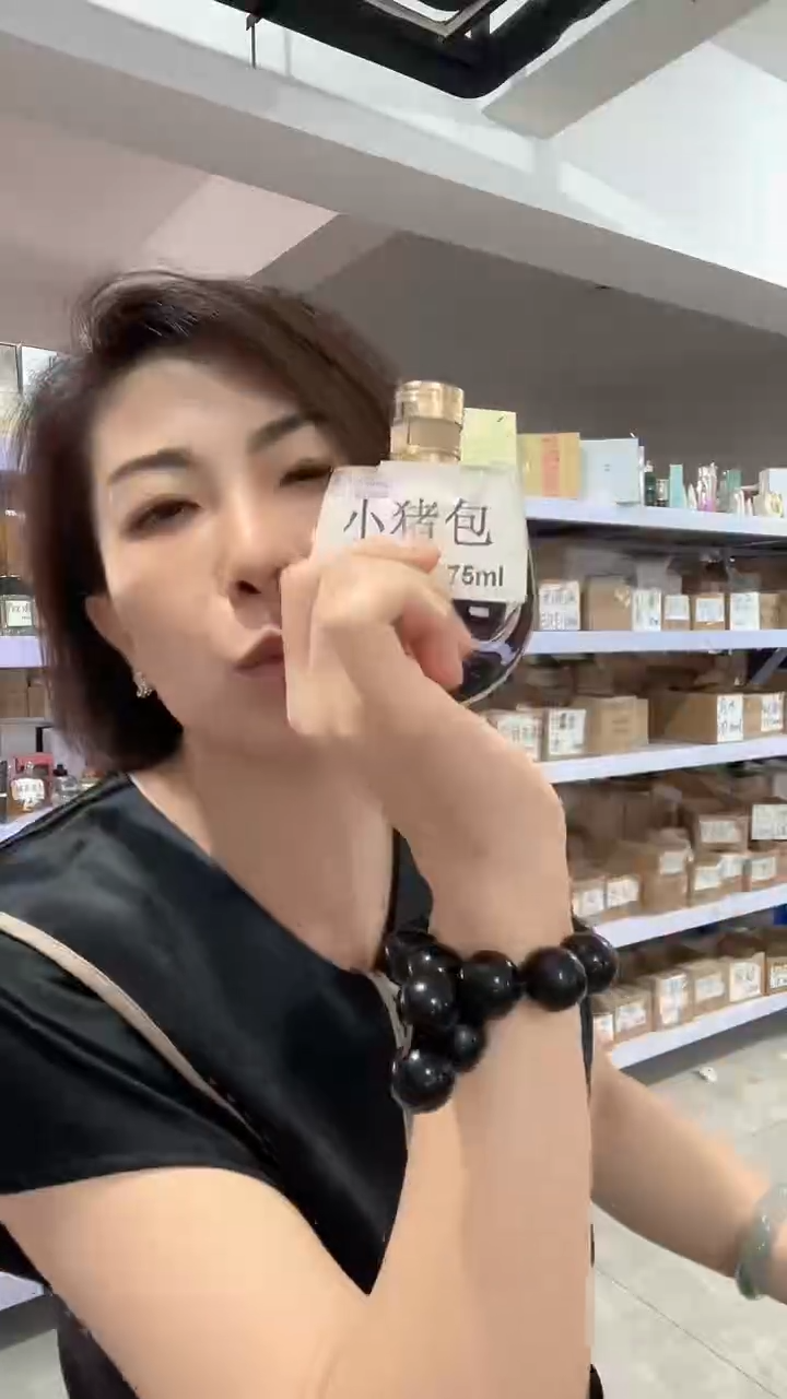 茶周边摆件手拿摆件小猪