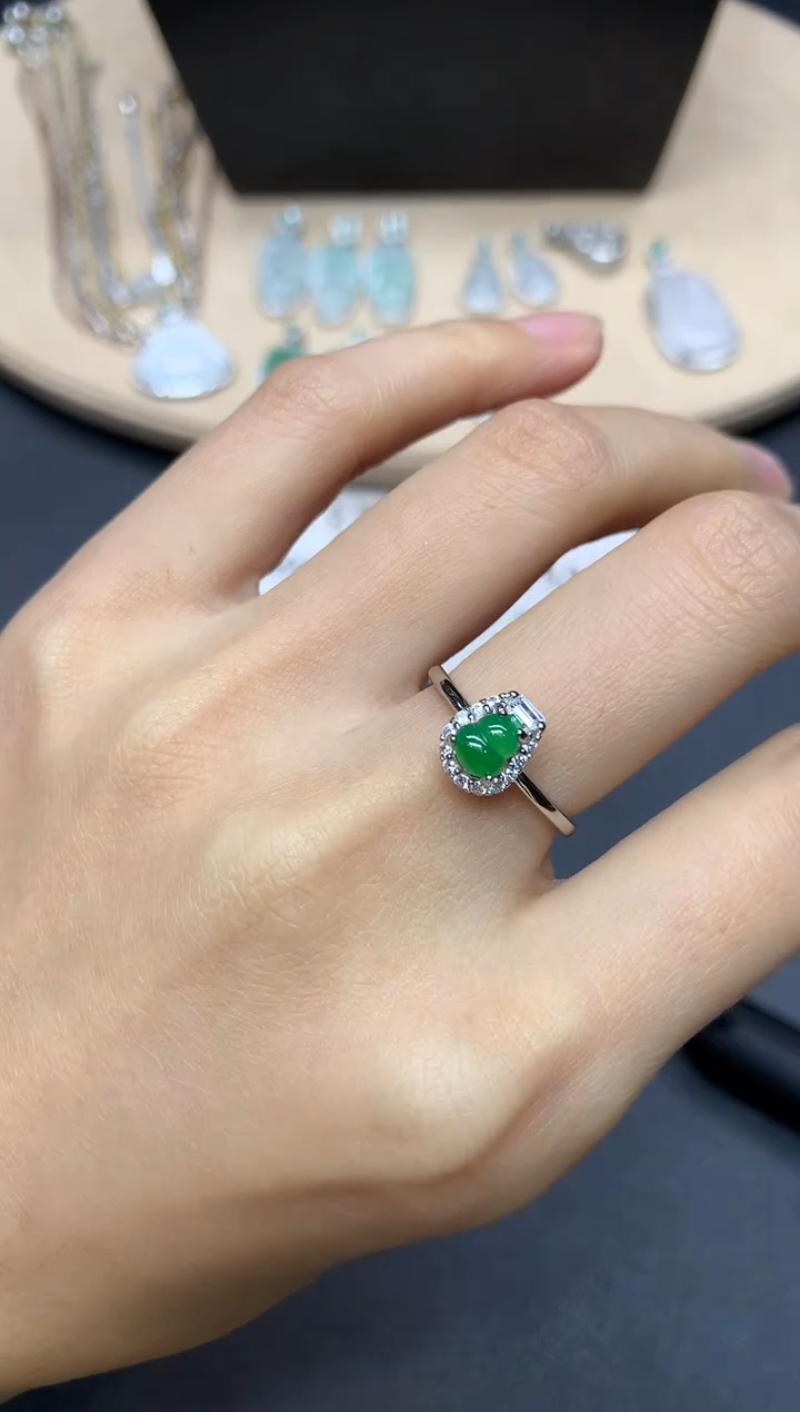 【闪购商品】翡翠戒指银S925镶嵌葫芦民