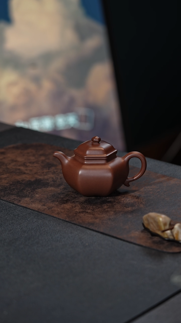 【闪购商品】紫泥茶壶六方莲子