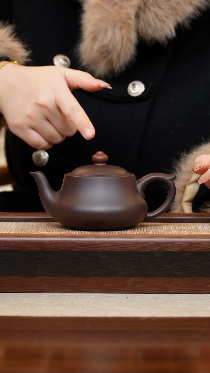 紫泥鸿运当头200cc宜兴手工紫砂壶