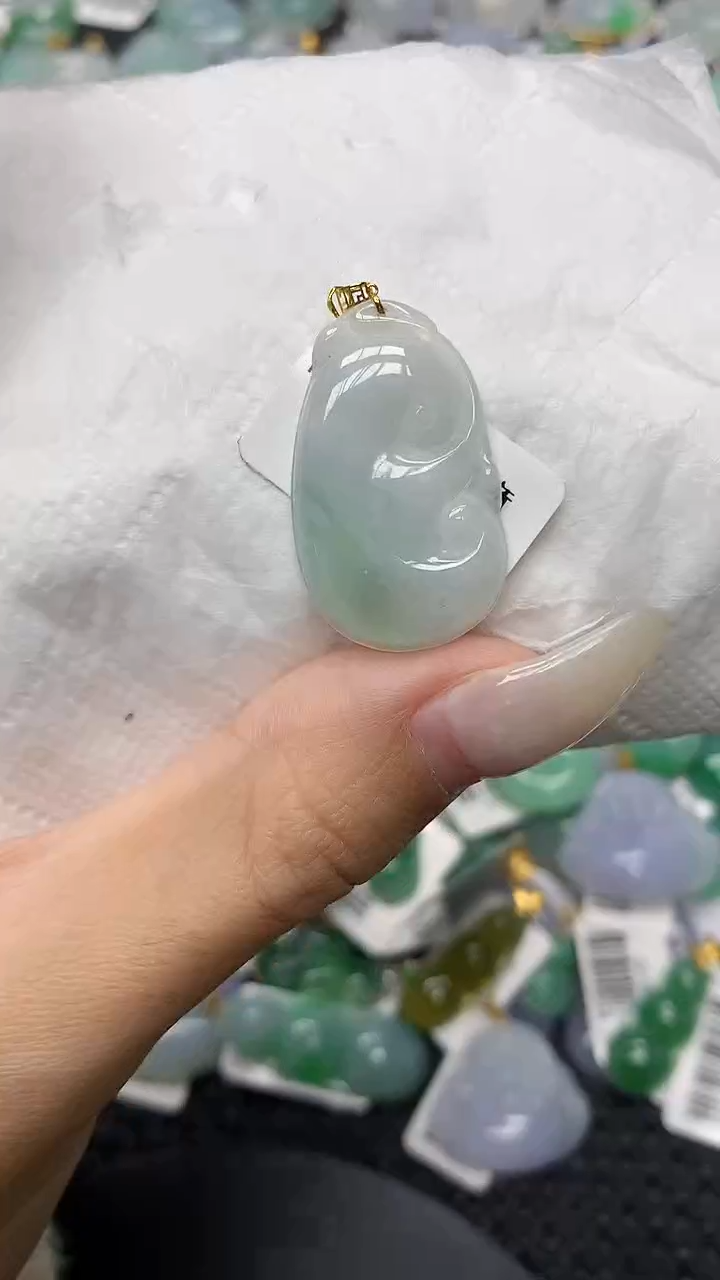 颈饰18K金镶嵌翡翠11111111111