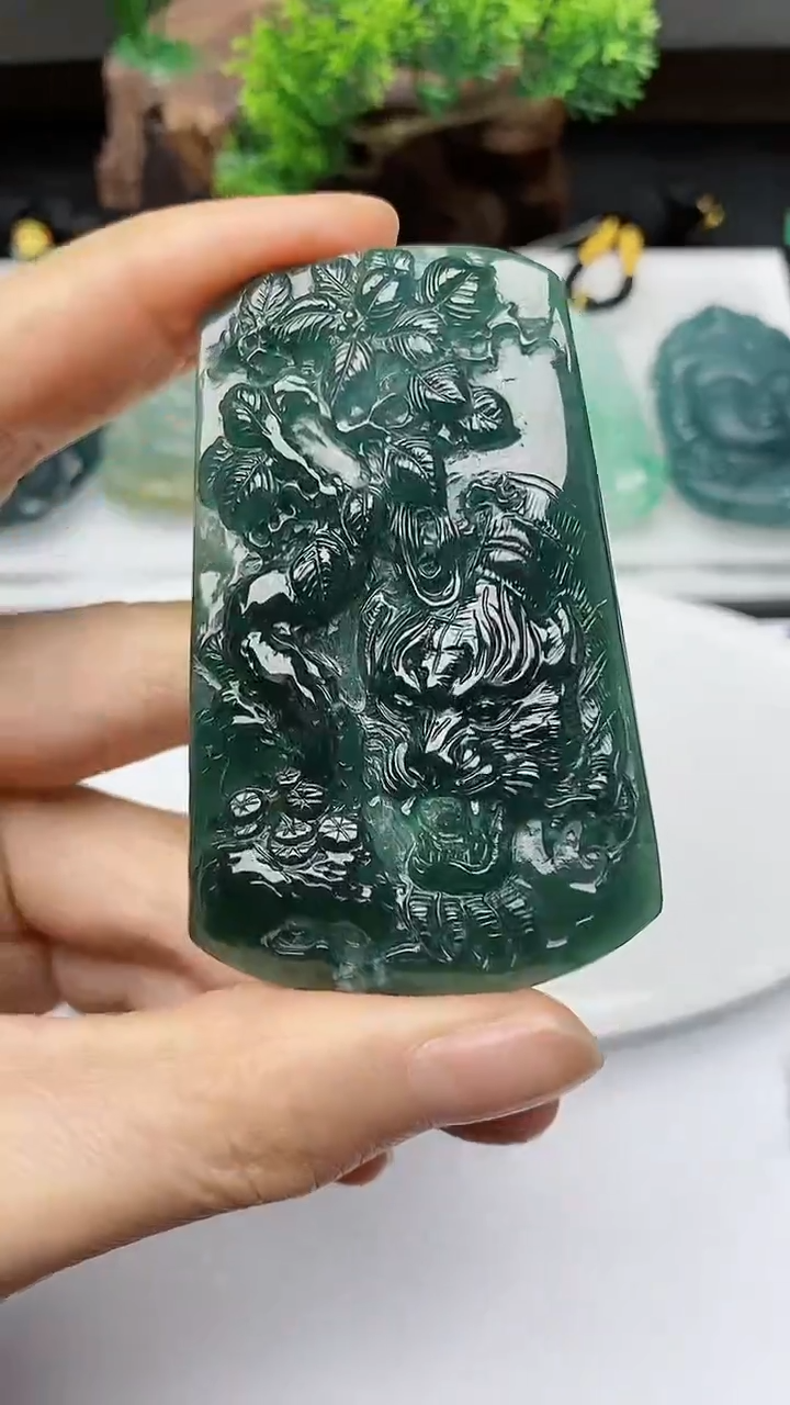 【闪购商品】翡翠颈饰未镶嵌