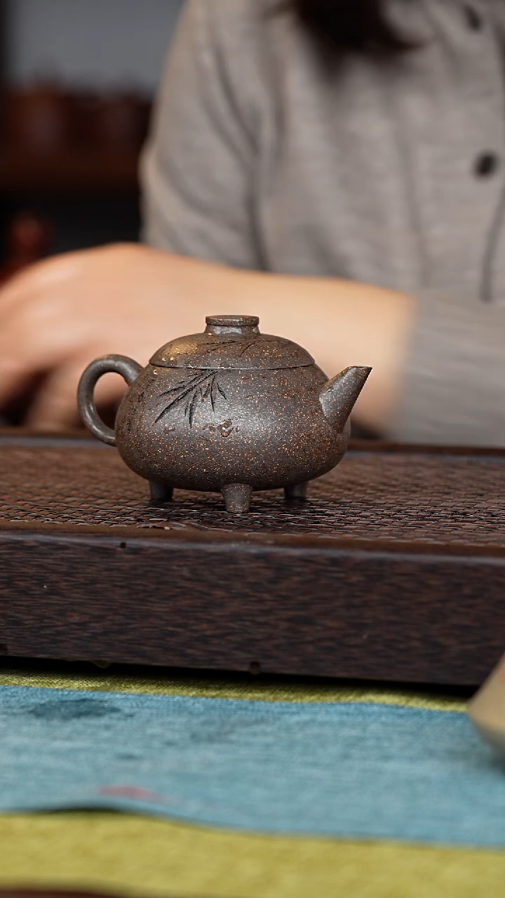 【闪购商品】紫砂茶壶三足200毫升