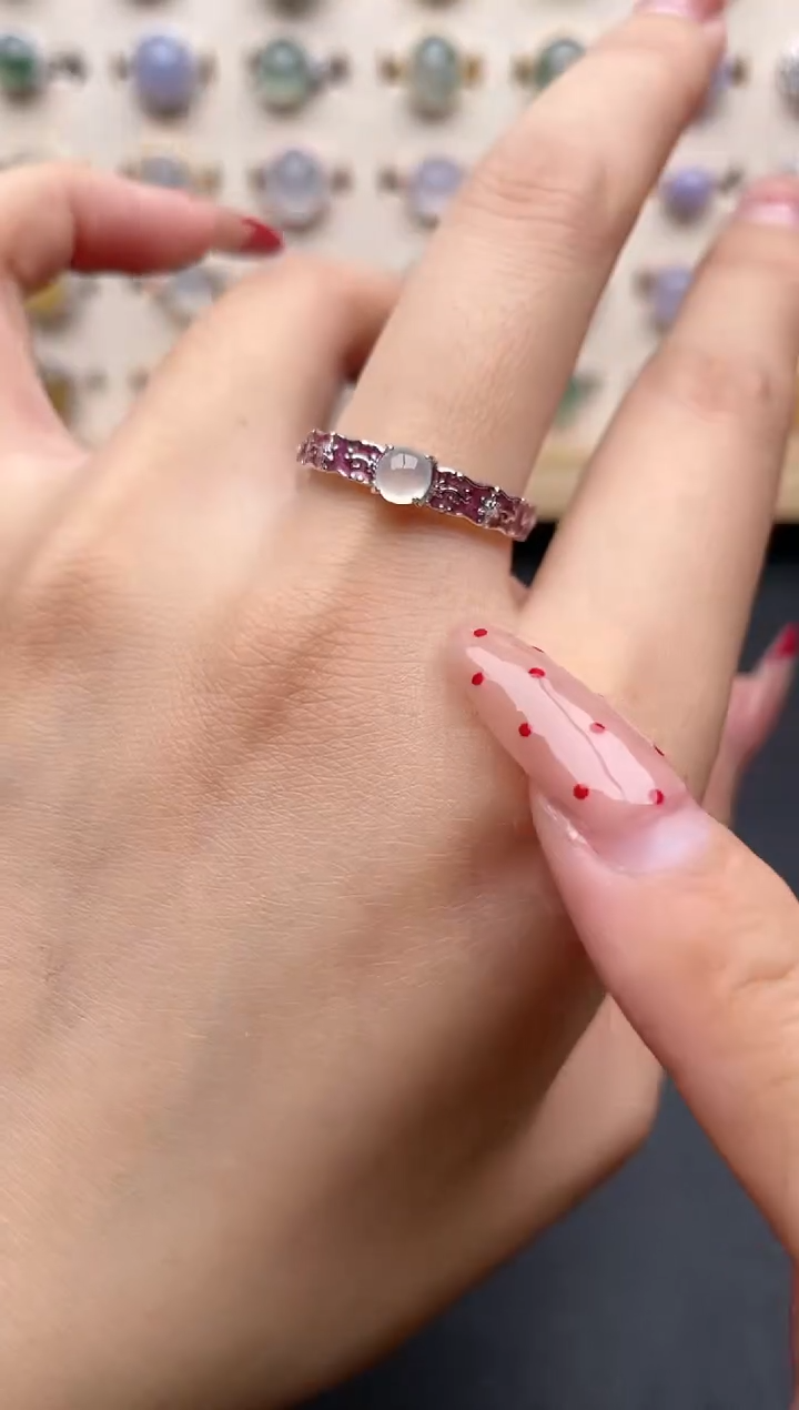 【闪购商品】翡翠戒指银S925镶嵌一物一证一礼盒