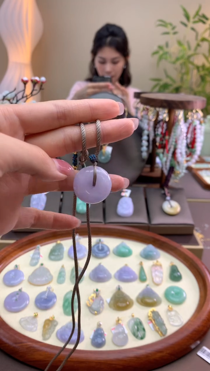 【闪购商品】翡翠颈饰未镶嵌平安扣