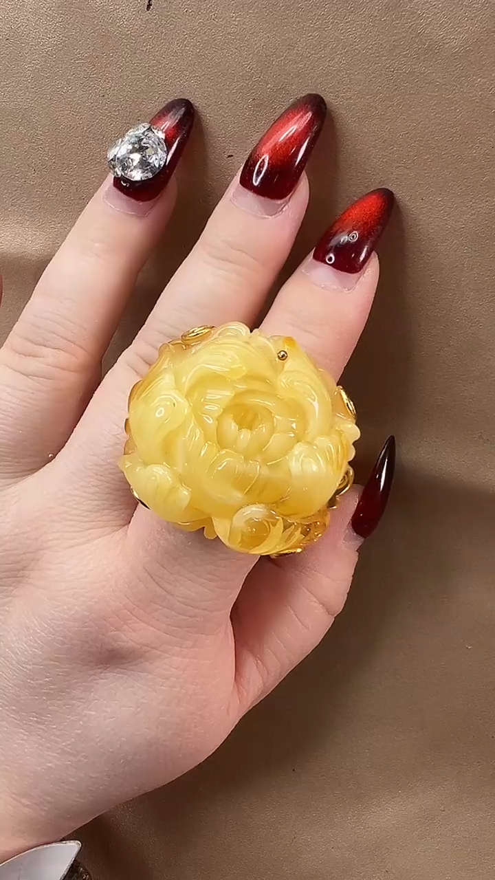 琥珀颈饰未镶嵌戒指