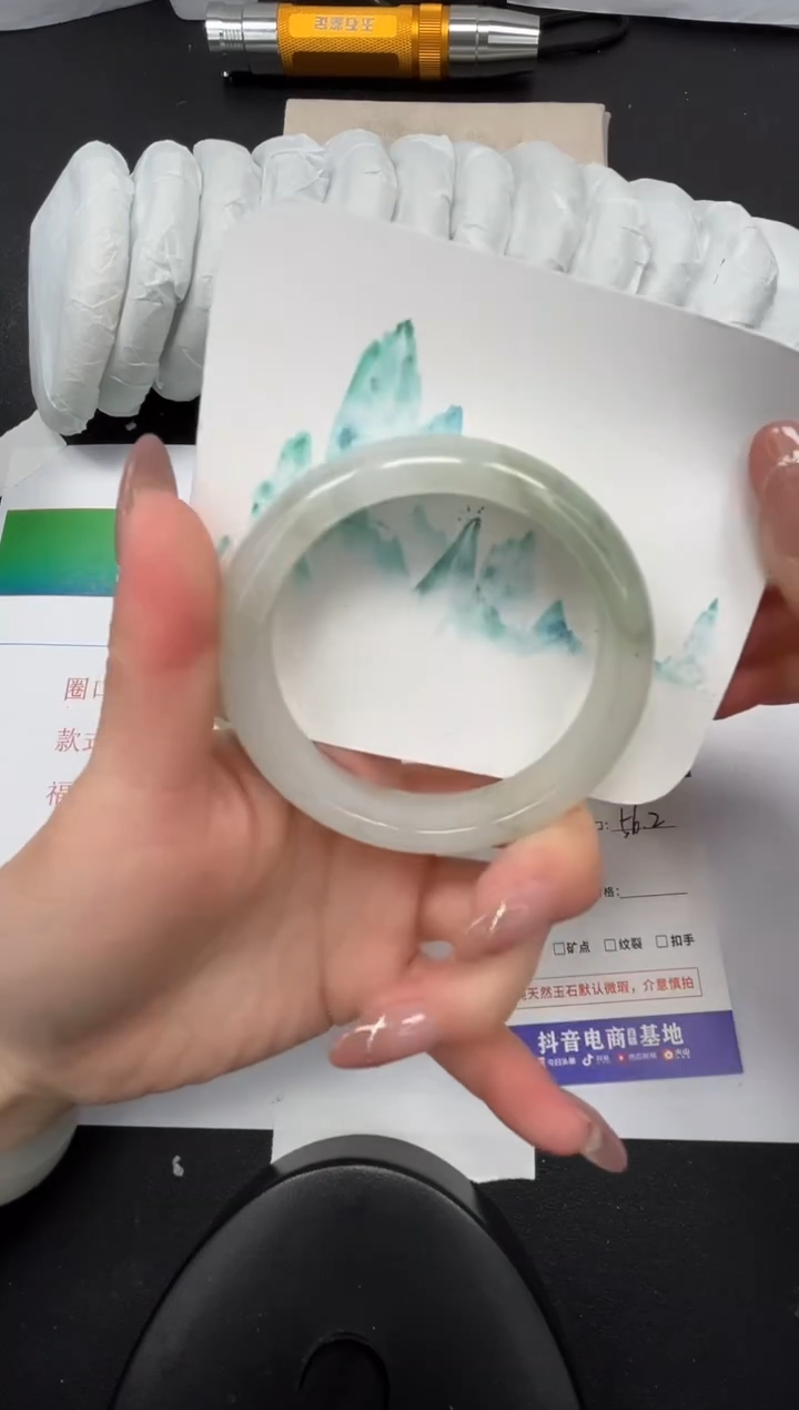 【闪购商品】石英质玉手镯未镶嵌184-56.2