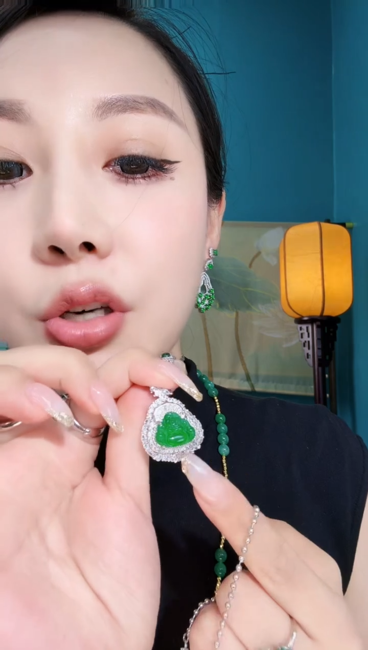 翡翠未镶嵌颈饰吊坠（不含链）