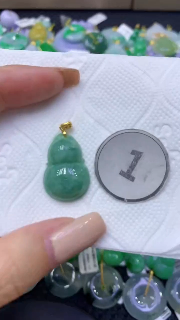 颈饰未镶嵌翡翠天然缅甸翡翠A货