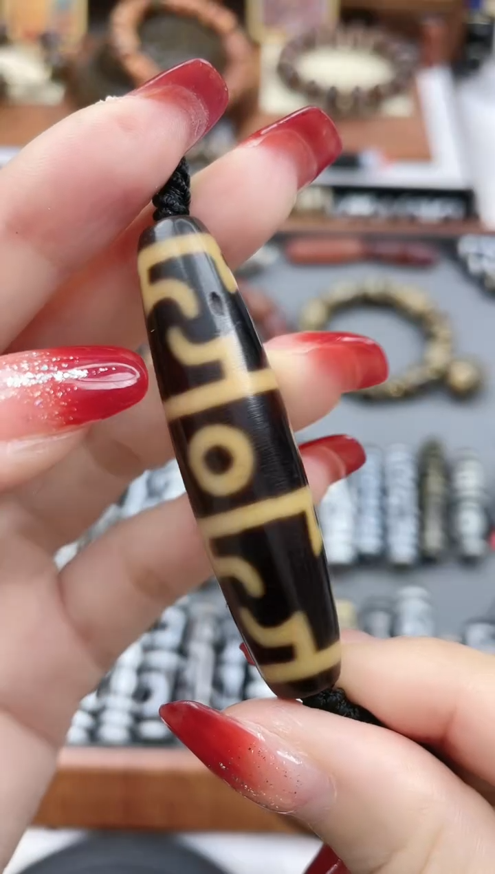 【闪购商品】玛瑙/玉髓珠珠未镶嵌黑金三眼莲师