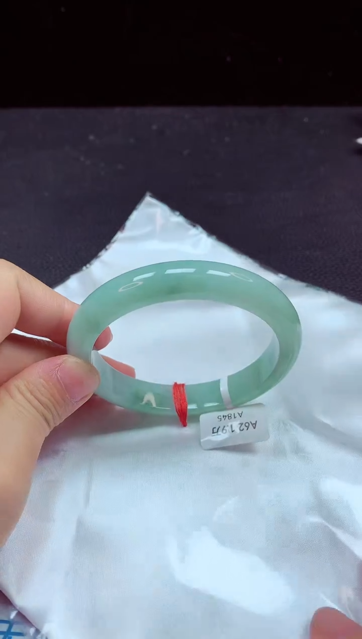 【闪购商品】翡翠手镯（圆镯）未镶嵌手镯62