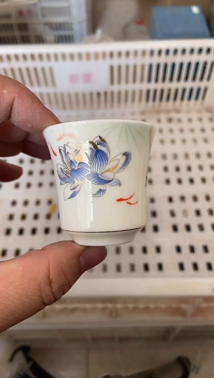 杯无运费险有瑕疵的摄影的产品有使用过的痕迹有点脏介意勿拍