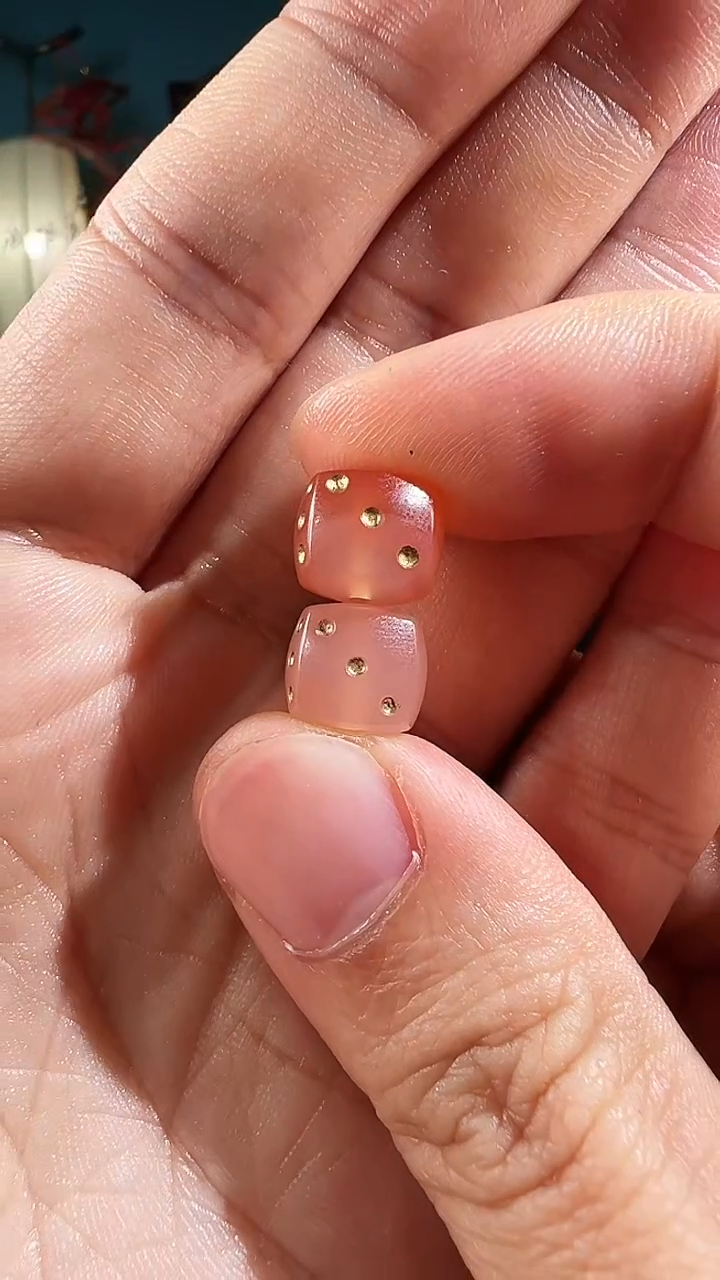 【闪购商品】玛瑙/玉髓颈饰未镶嵌一对