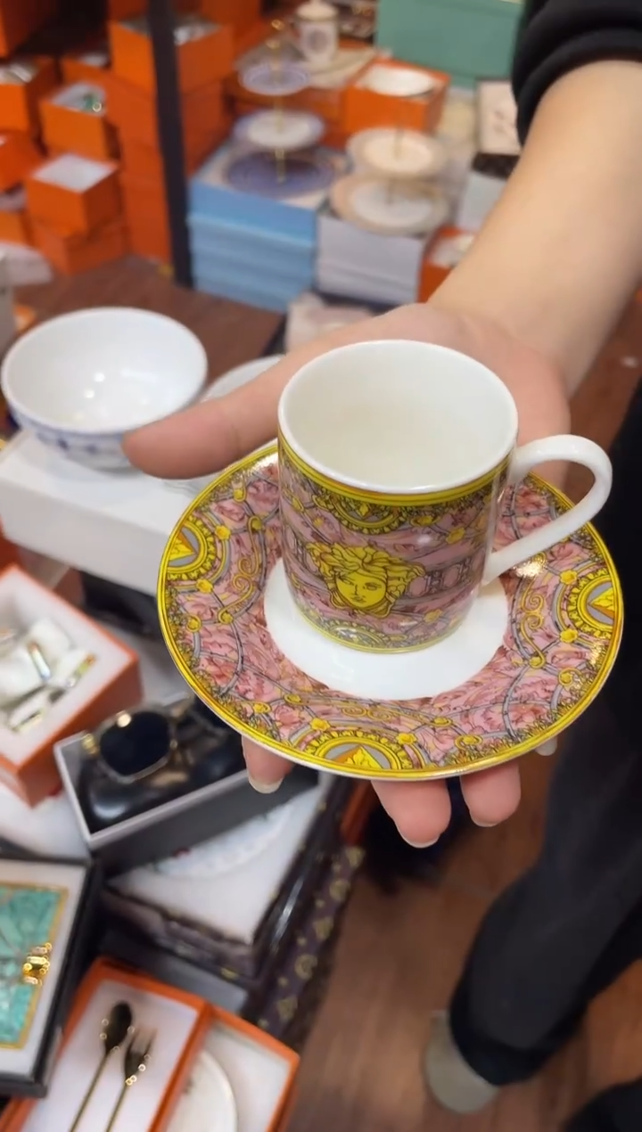 杯鸿辉家品牌瓷器，京东包邮！