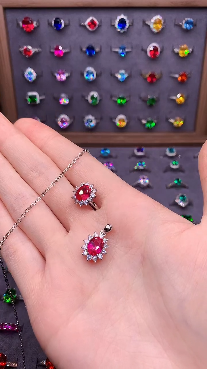 套装银S925镶嵌红宝石.....