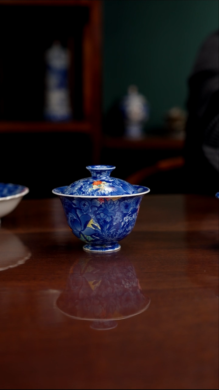 晓剑窑青花万花加珐琅