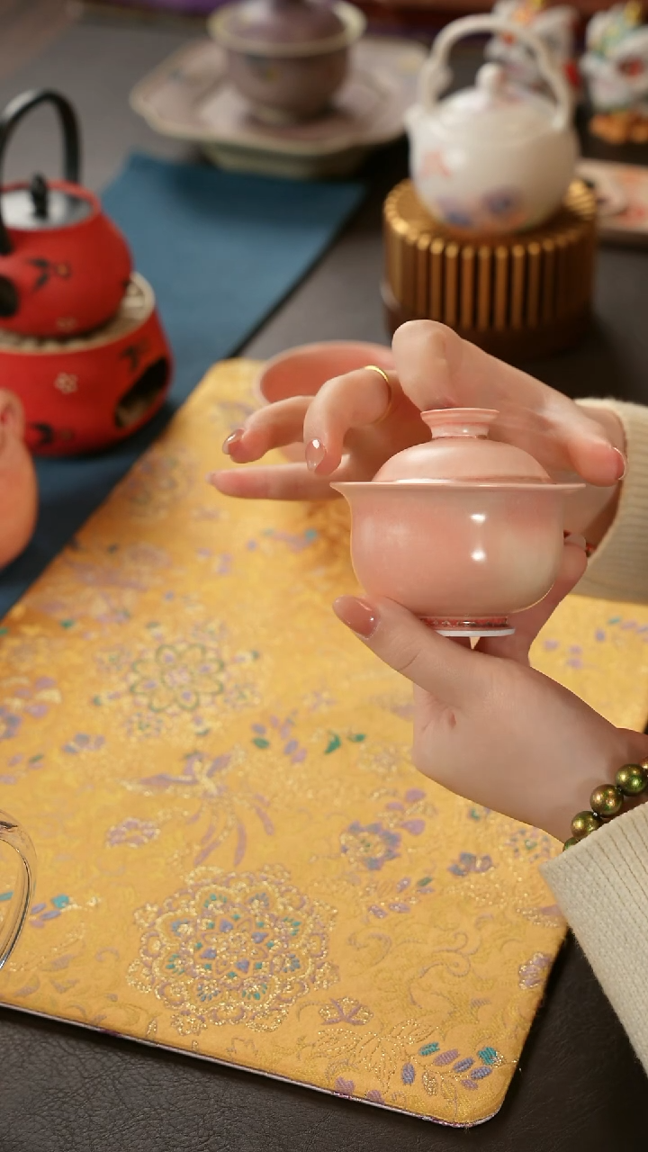 陶瓷茶具楚门窑变粉色元宝盖碗