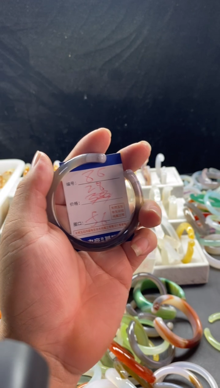 手镯玛瑙/玉髓未镶嵌爆*86