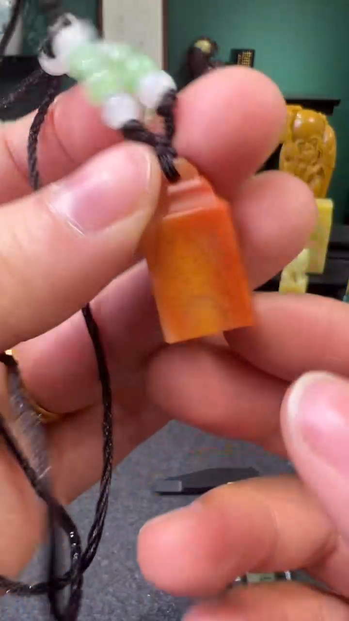 【闪购商品】寿山石三彩芙蓉瓦钮