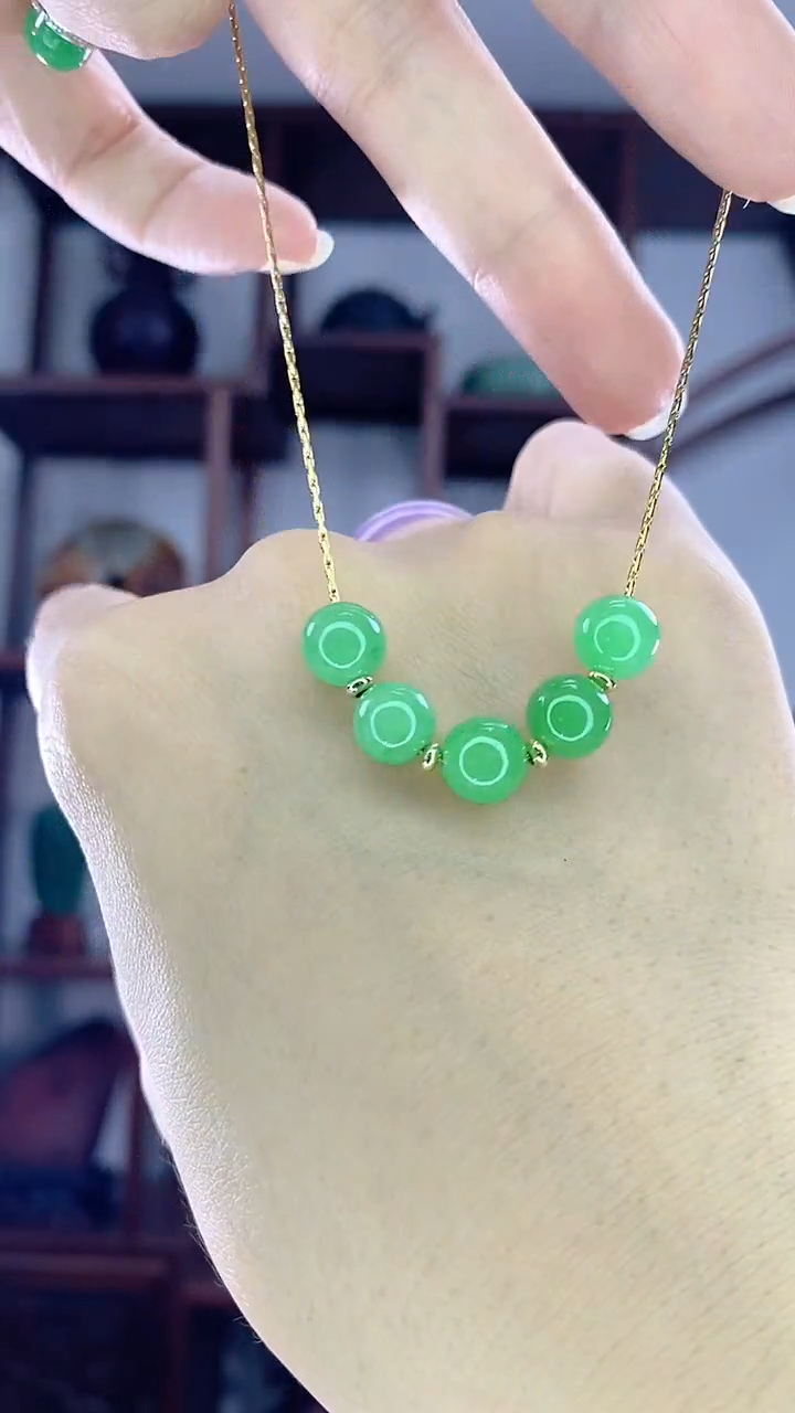 翡翠未镶嵌吊坠(赠链)X32微笑链