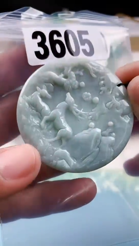 【闪购商品】翡翠挂件未镶嵌天然翡翠吊坠挂件