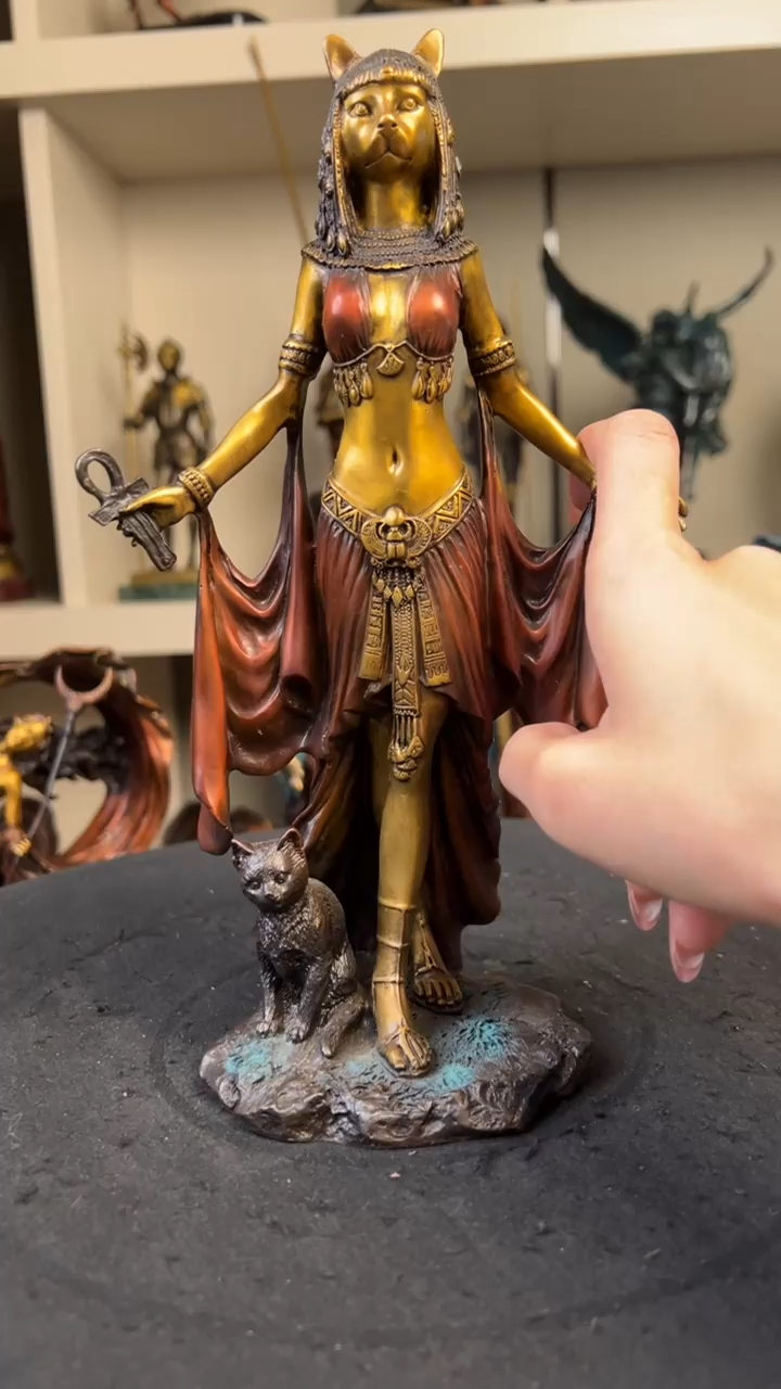 精铜材质 精美雕塑