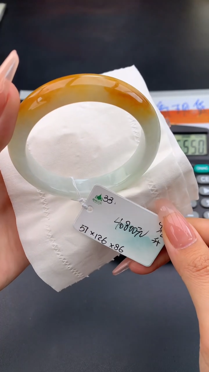 【闪购商品】翡翠手镯未镶嵌 #情人节#送礼，下单联系客服核对地址~