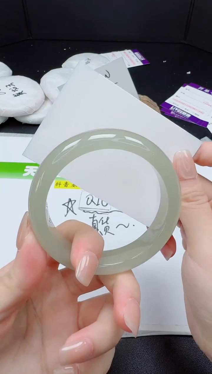 石英质玉手镯未镶嵌091-56